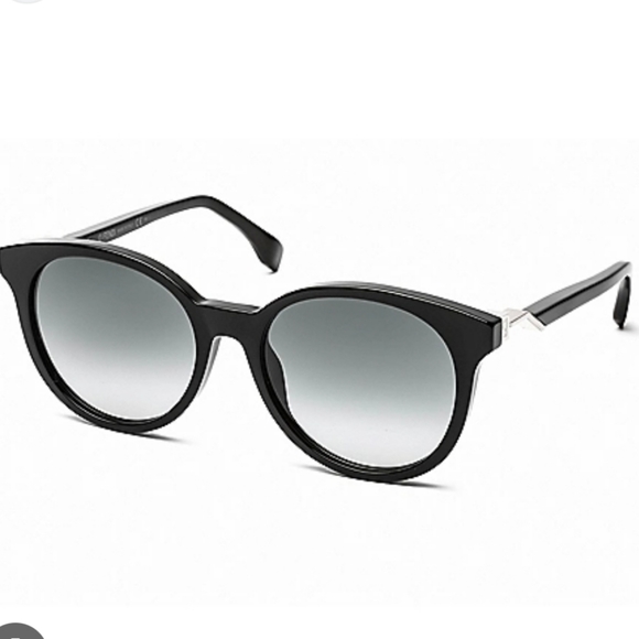 Authentic Fendi sunglasses - Picture 1 of 6